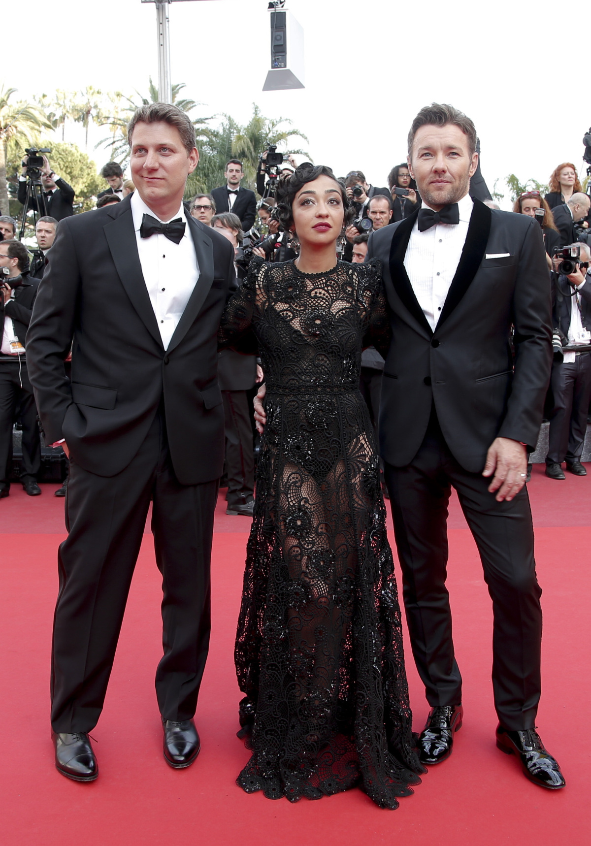 Jeff Nichols (vľavo) s hercami - Ruth Negga (v strede) a Joel Edgerton