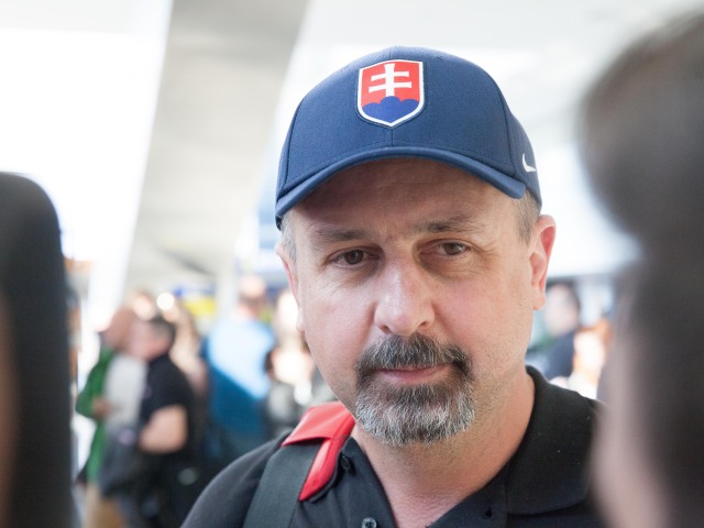 letisko milana rastislava štefánika, prílet, zdeno cíger