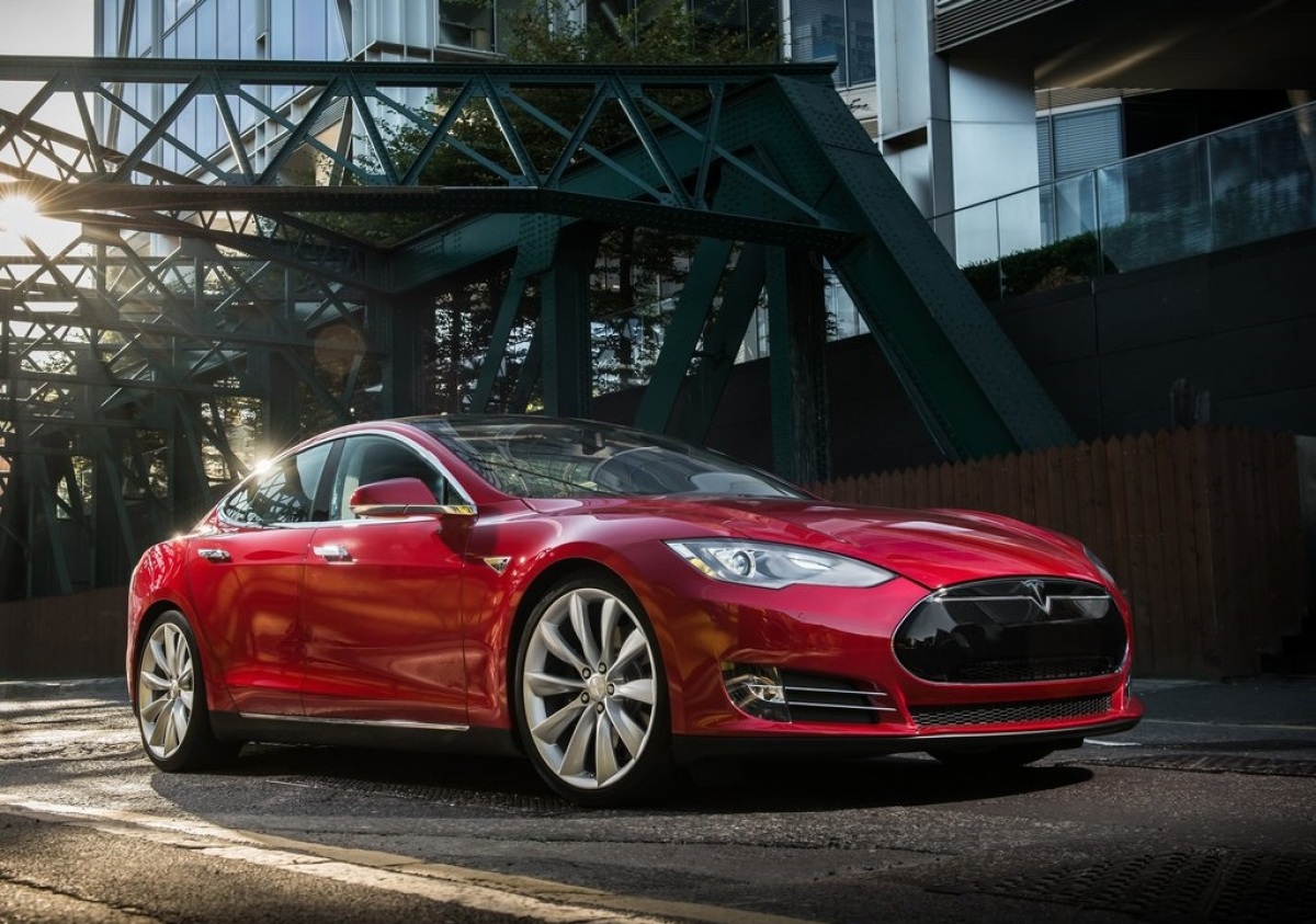Tesla-Model S-2013-1024-01