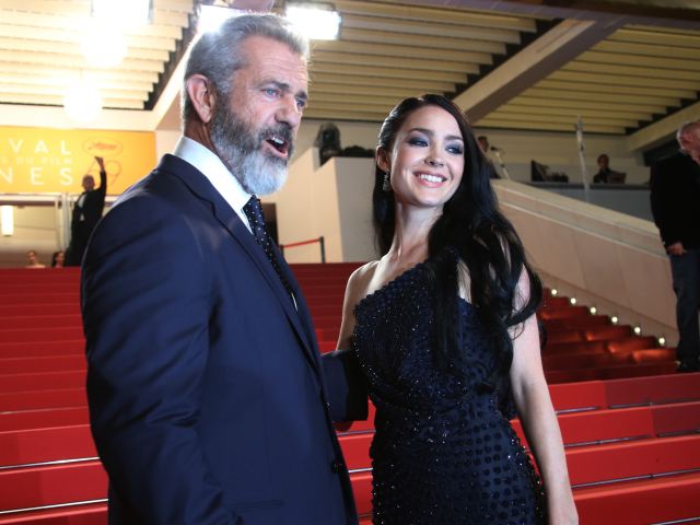 Mel Gibson a jeho priateľka Rosalind Ross