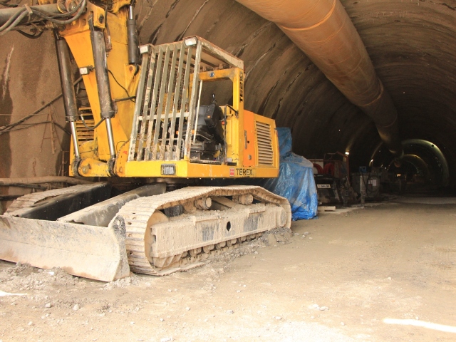 tunel Čebrať, D1, diaľnica, stavba, báger