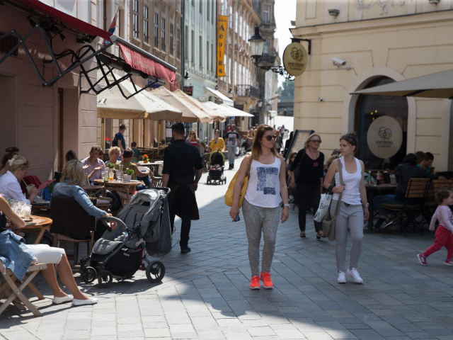 leto, slnečno, počasie, bratislava, staré mesto, panská ulica, teplo,