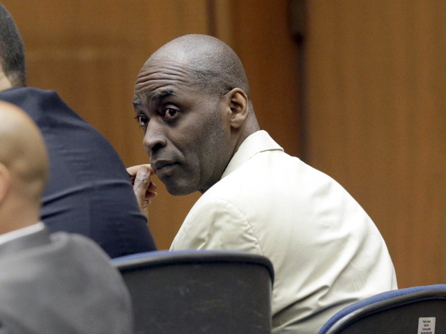 Herec Michael Jace na zábere zo súdu v Los Angeles.