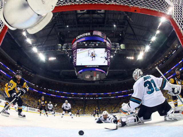 Phil Kessel, Martin Jones