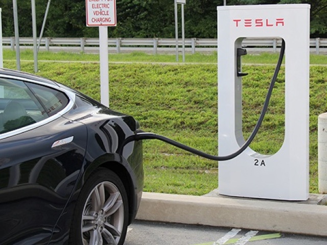 Tesla - Superchrger