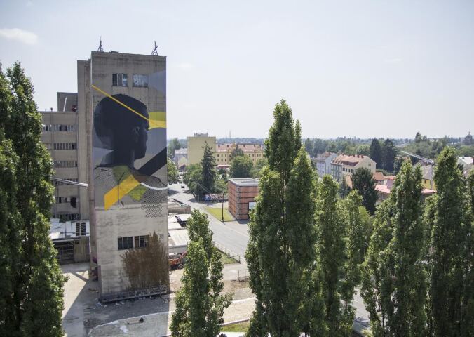 Muralistické dielo s názvom Gaze (Pohľad), ktoré v roku 2014 vytvoril Viktor Fehér spolu s Romanom Juhásom počas festivalu v Grazi.