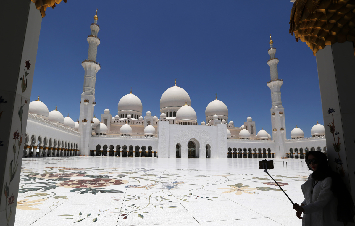 Abú Zabí, Abu Dhabi, Abu Dabi, SAE, Spojené arabské emráty, mešita, turistka, selfie, selfie palička,