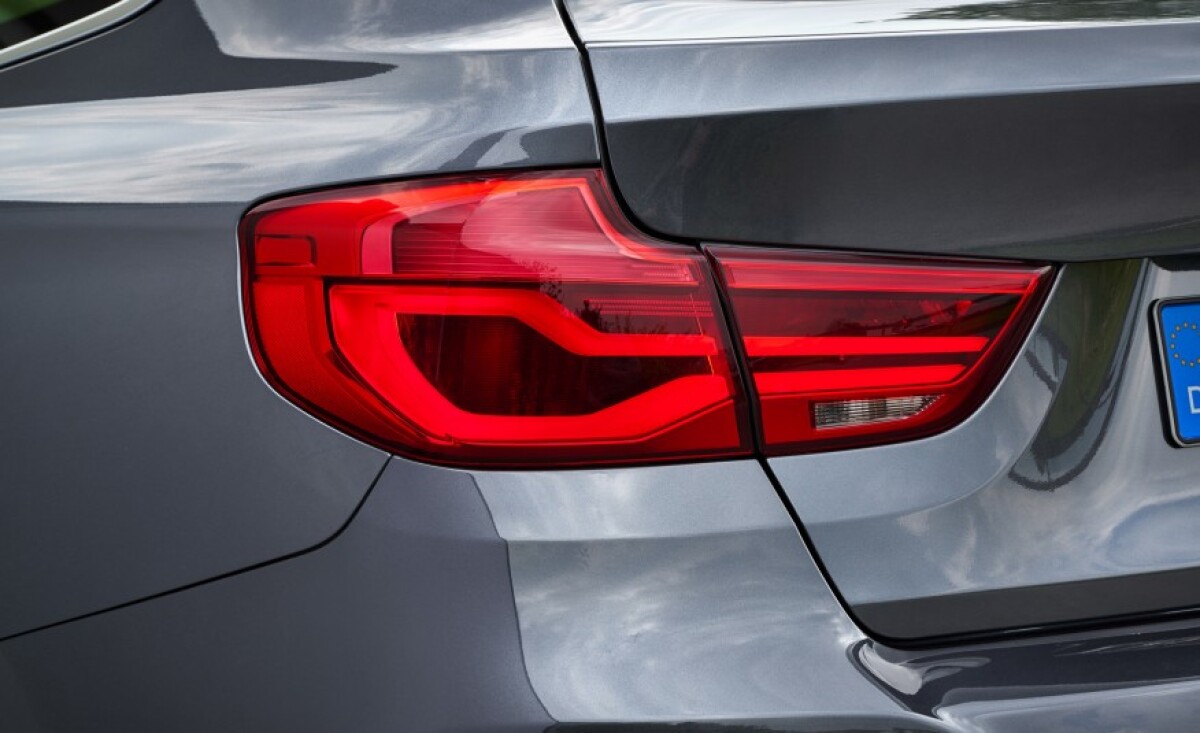 2017-BMW-3-series-GT-1381-876x535