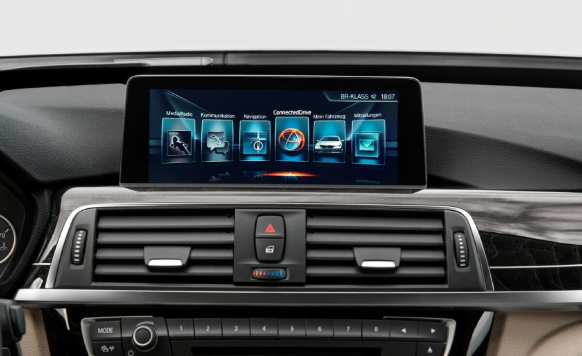 2017-BMW-3-series-GT-1431-876x535