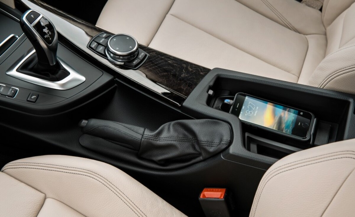 2017-BMW-3-series-GT-1441-876x535
