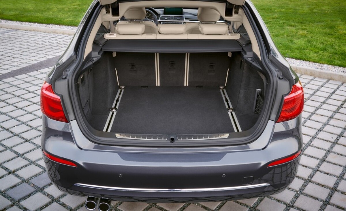 2017-BMW-3-series-GT-1451-876x535