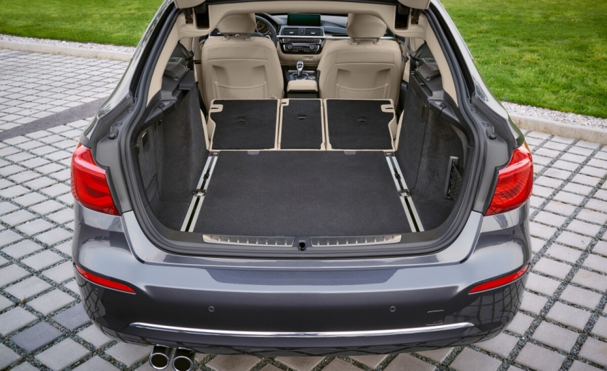 2017-BMW-3-series-GT-1471-876x535