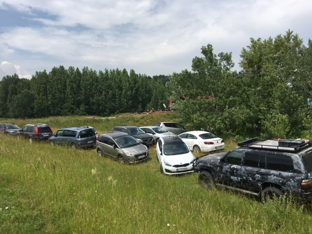 rusovce, autá, parkovanie,
