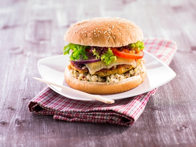 Morcaci burger s avokadovym dipom - small