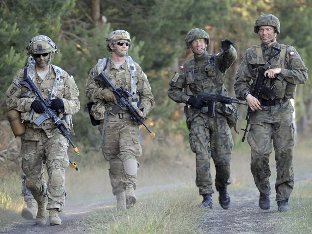 poľsko, nato, vojaci, parašutisti