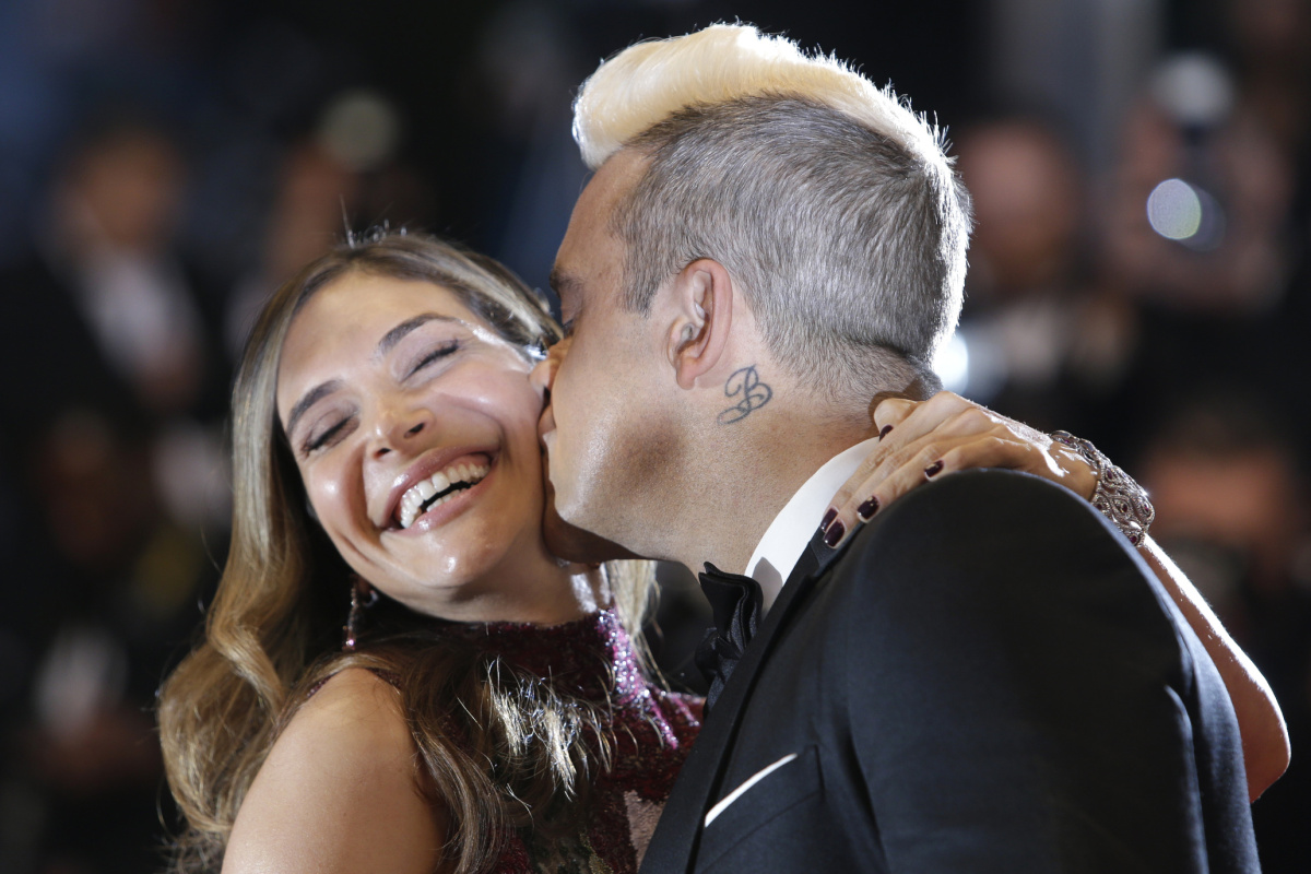 France Cannes The Sea of Trees Spevák Robbie Williams a jeho manželka Ayda Field.Carpet