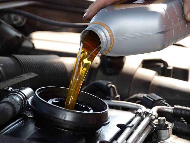 Aggiunta olio motore