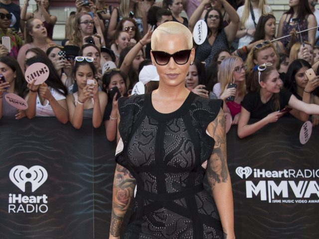 Televízna a internetová celebrita Amber Rose.