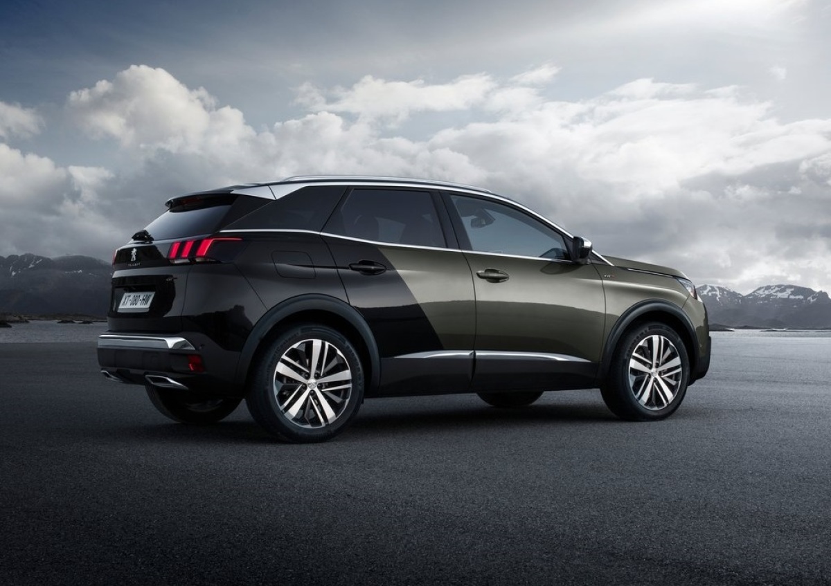 Peugeot-3008 GT-2017-1024-07
