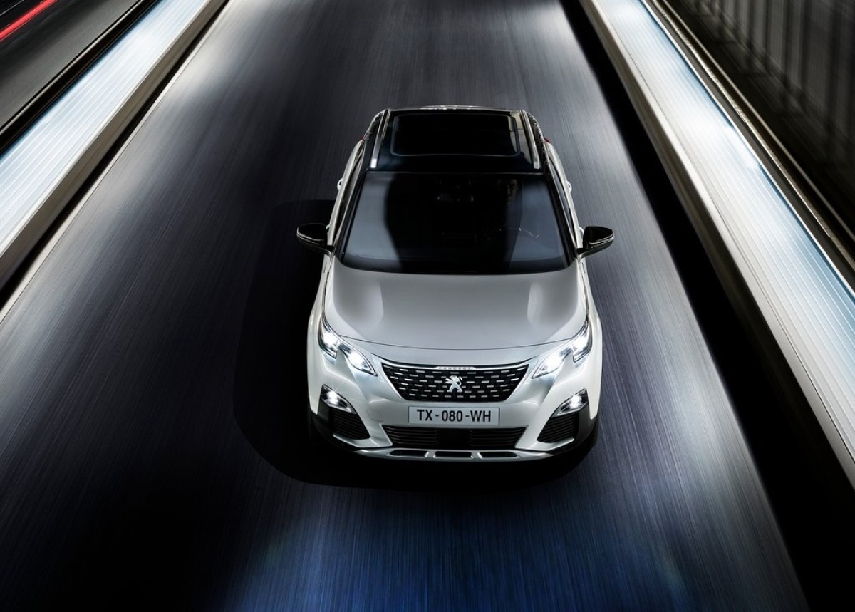 Peugeot-3008 GT-2017-1024-0b