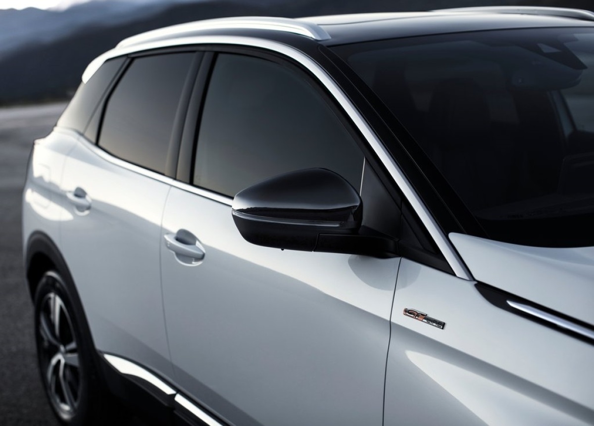 Peugeot-3008 GT-2017-1024-25