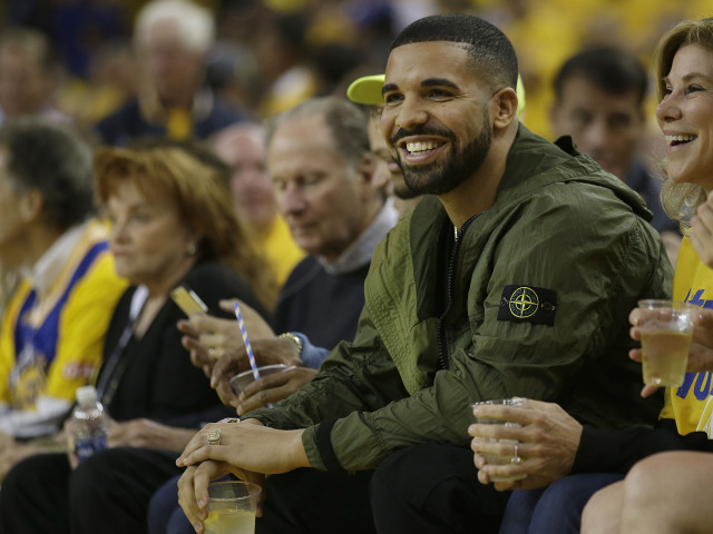 Raper a spevák Drake.