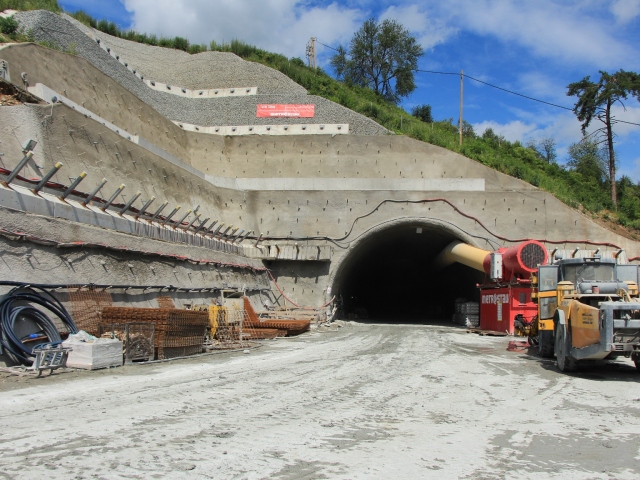 tunel, žilina