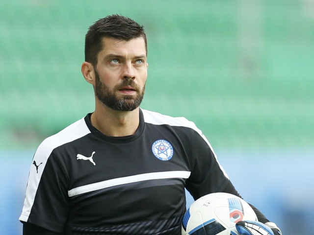 Matúš Kozáčik.