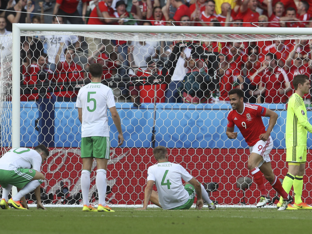 Gareth McAuley, Severné Írsko, Wales