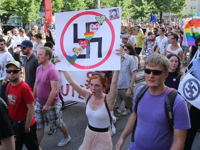 pochod, antifašisti
