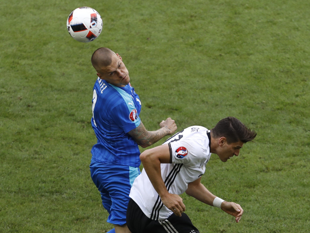 Martin Škrtel, Mario Gomez