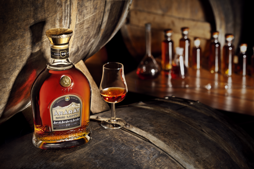 Legendárne brandy Ararat je obľúbeným darčekom,  pil ho aj W.Churchill či A.Christie. Zdroj: Yerevan Brandy Company
