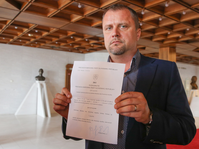 parlament, Andrej Hrnčiar