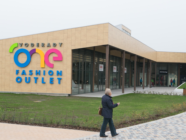 Voderady one fashion outlet