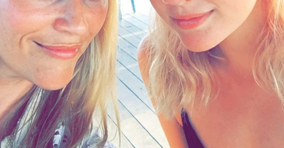 Herečka Reese Witherspoon (vľavo) s dcérou Avou.
