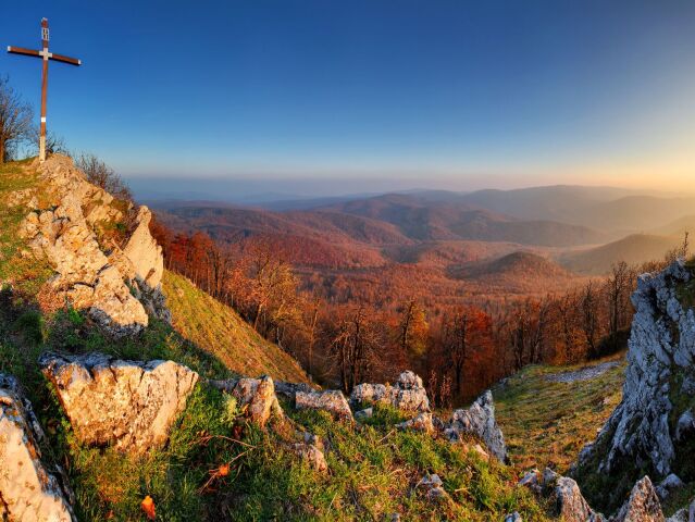 Záhorie, hory, kríž, turistika, kopce, výlet, dovolenka,