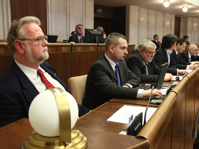 parlament, OKS, Osuský, Dostal, Zajac