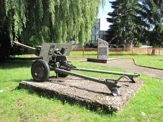 cerovo, pietne miesto, vojaci