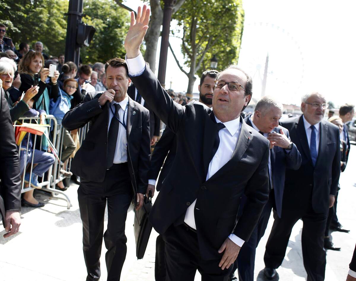 Deň Bastily. Hollande