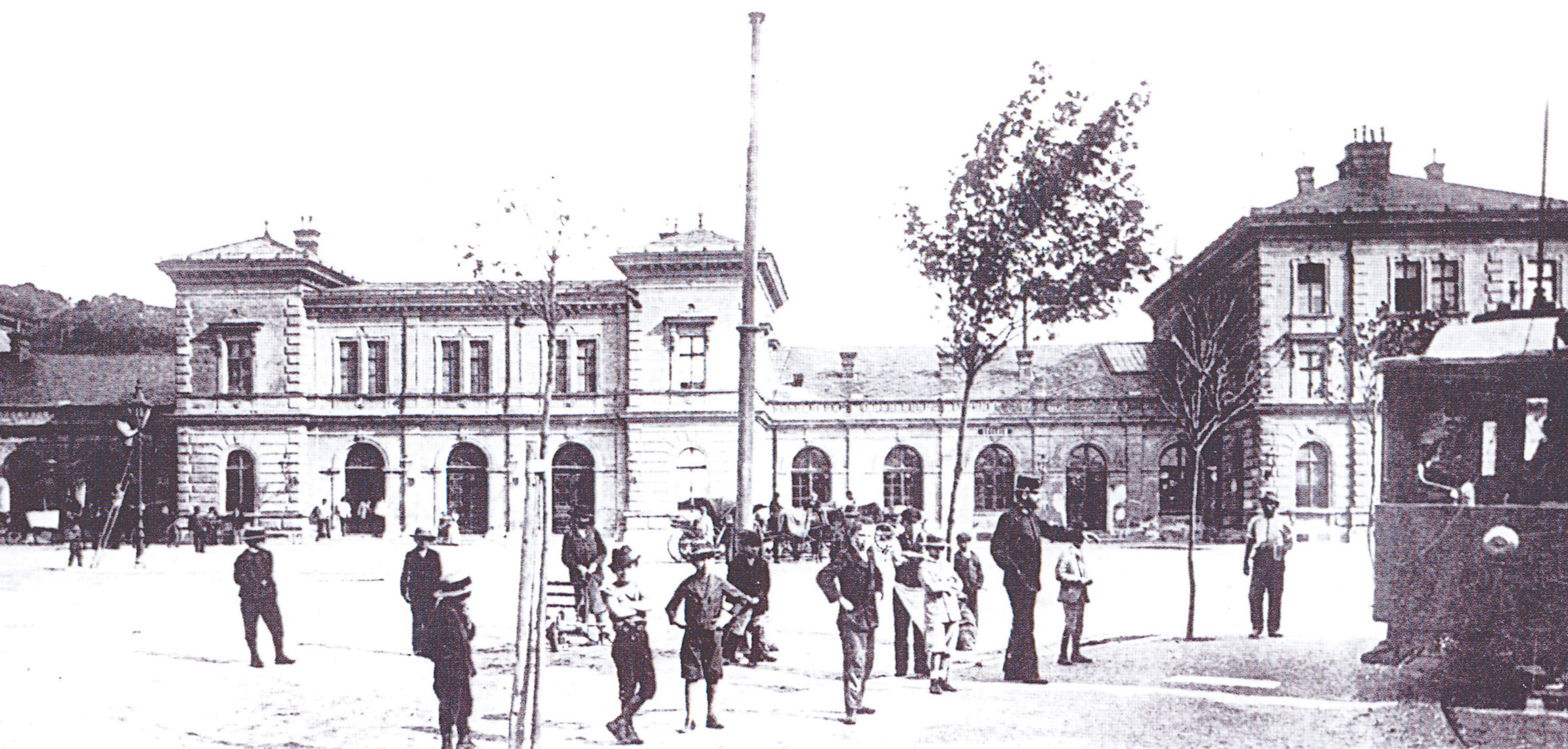 Stanica parnej železnice v Bratislave na dobovej fotografii.