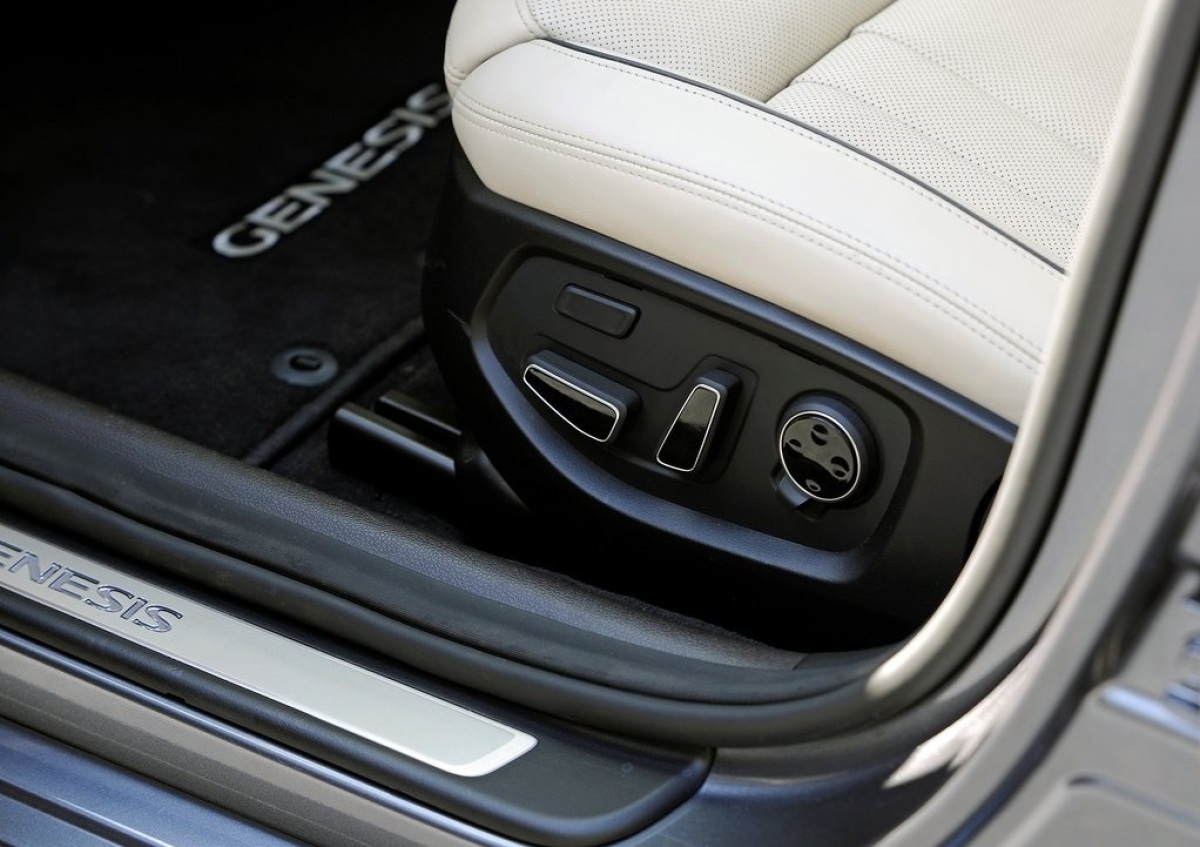 Hyundai-Genesis G80-2017-1024-1a