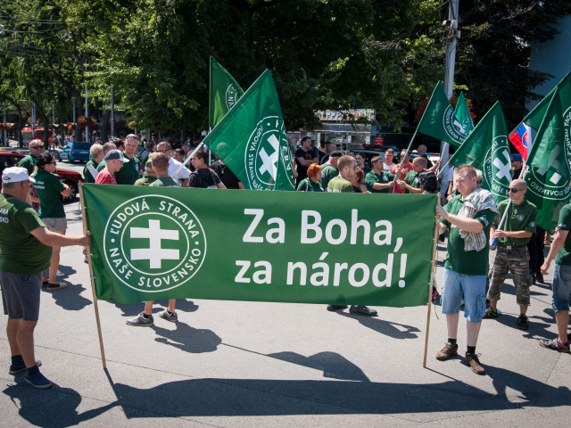 protest proti Dúhovému Pridu v Bratislave, kotlebovci, ľsns, kotleba,