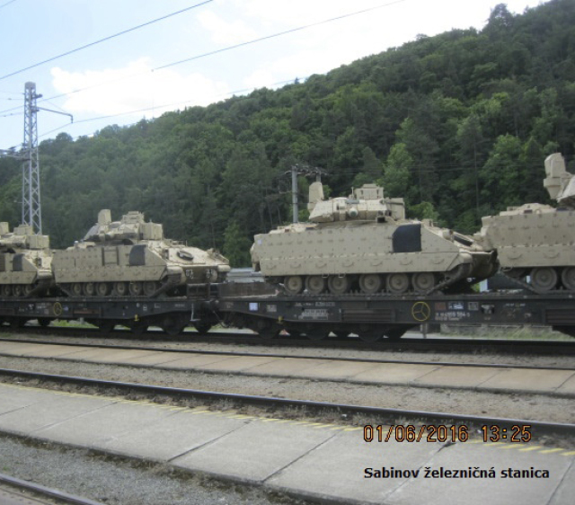 sabinov, vlak, tanky, vojenská technika,