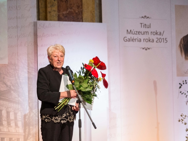 32 33 eva luptakova Galeria roka 2015