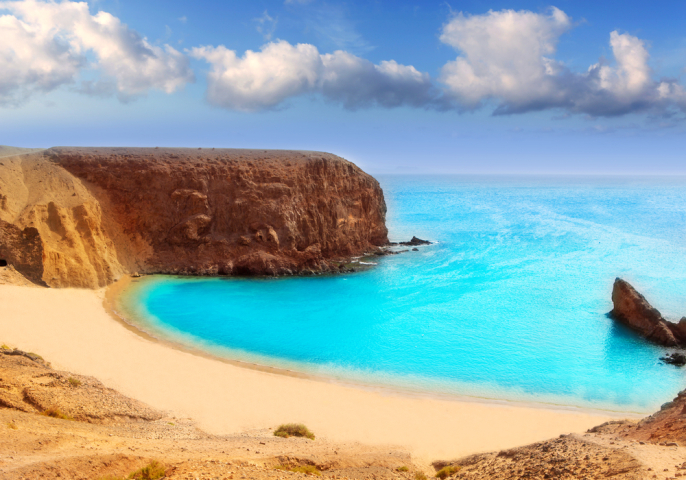 Lanzarote, pláž, more, leto, dovolenka, cestovanie, tyrkysové, kúpanie,  El Papagayo Playa, Kanárske ostrovy