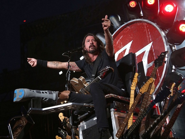 Foo Fighters Rockin 1000 Dave Grohl