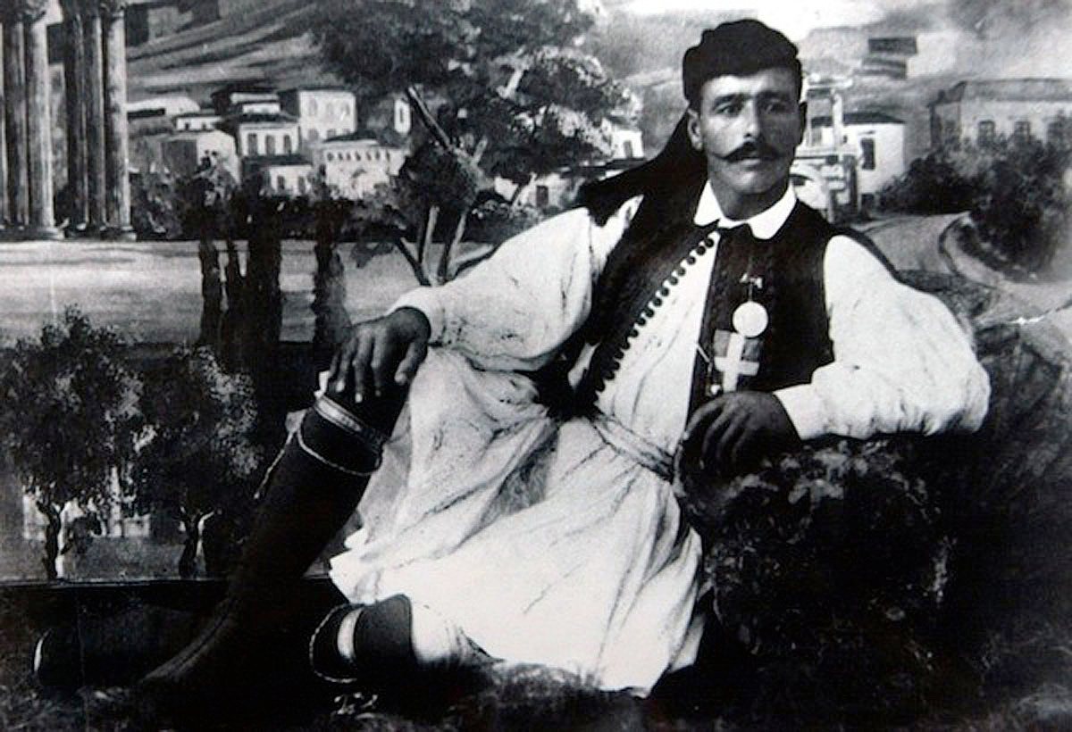 Legendárny Grék Spiridon Louis, maratónsky víťaz premiérových Hier 1896, sa uprostred behu z Marathonu do Atén zastavil na "decko" vína.