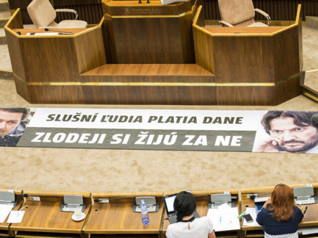 transparent, NR SR, parlament, schôdza, Igor Matovič, Róbert Kaliňák, Baštrnák