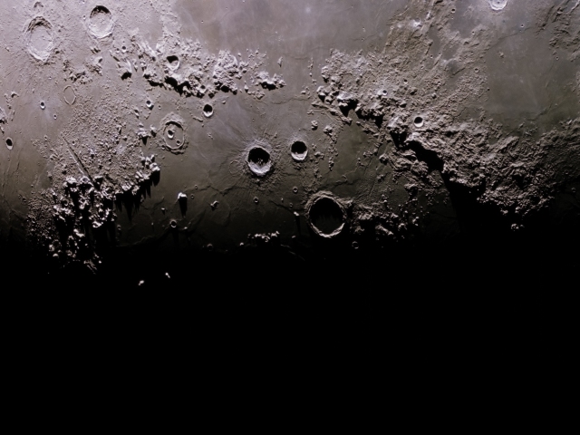 mesačná kotlina, asteorid, dážď