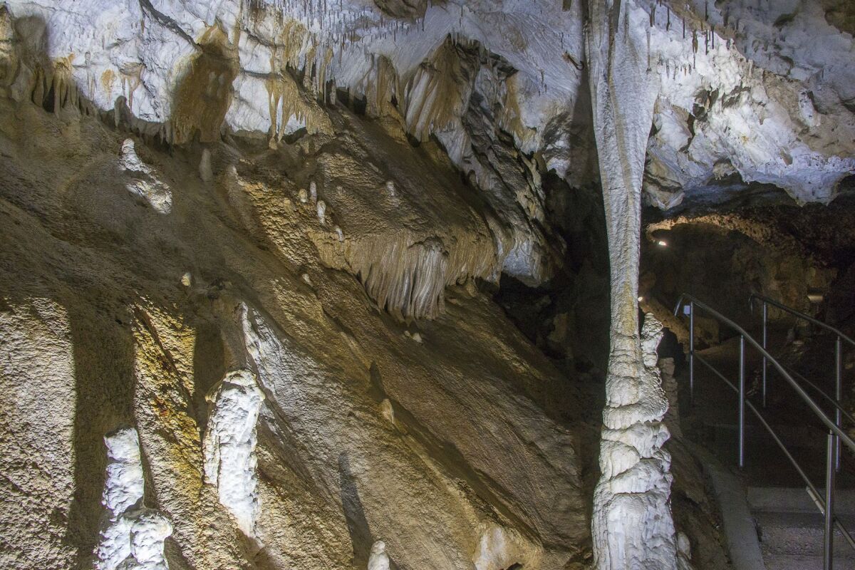 Belianska jaskyňa, kvaple, stalagmity, stalaktity, stalagnáty